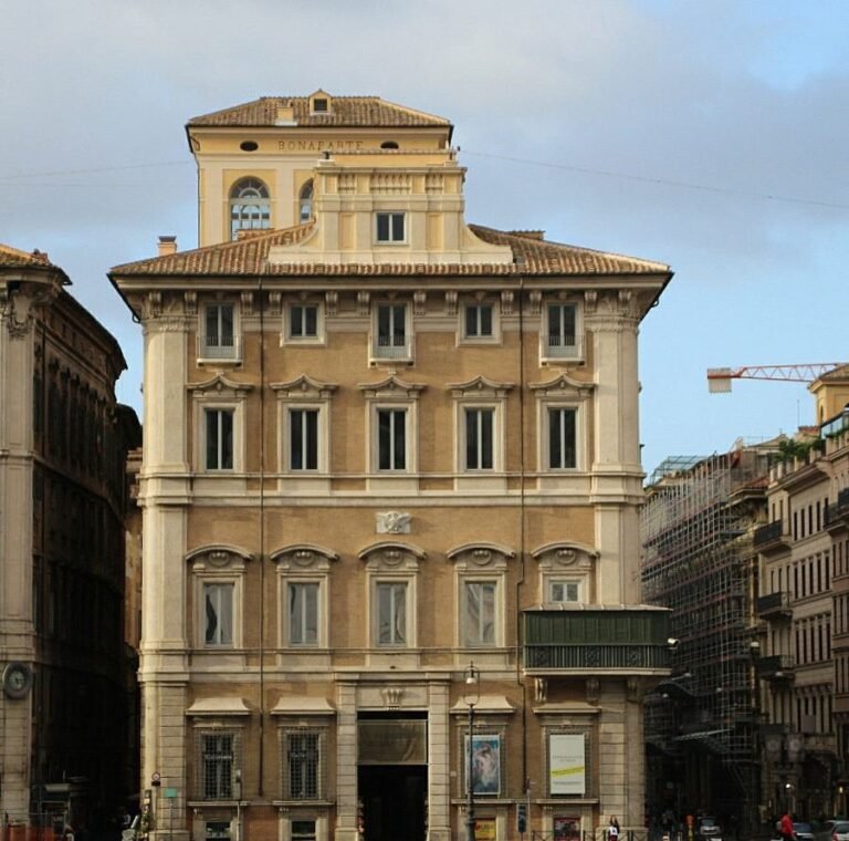 palazzo bonaparte 1 768x760